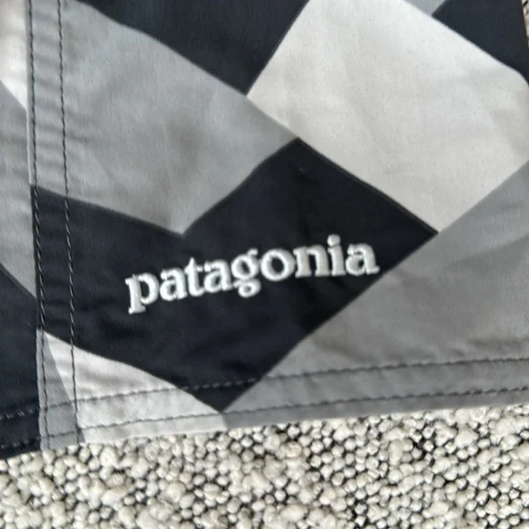 Patagonia men’s shorts size 40 - Picture 5 of 6